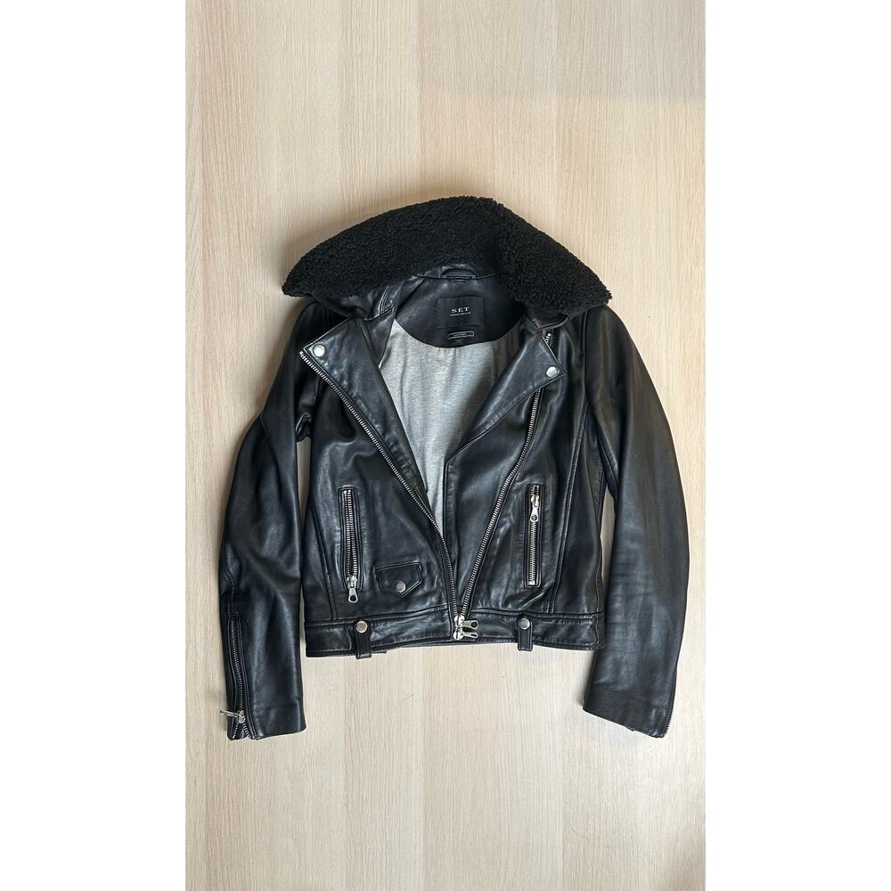 Vintage Black Leather Moto Jacket with Removable Collar - Size 0 - MINT